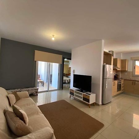 Andris Apartment Paralimni Exteriör bild