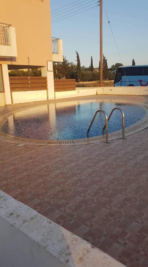 Andris Apartment Paralimni Exteriör bild